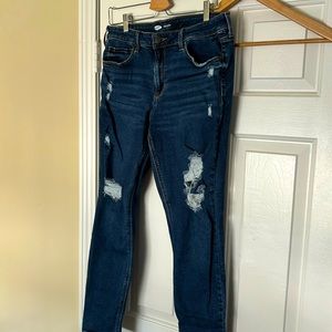 Dark was distressed jeans